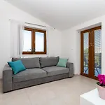 Apartment Krusec Pula